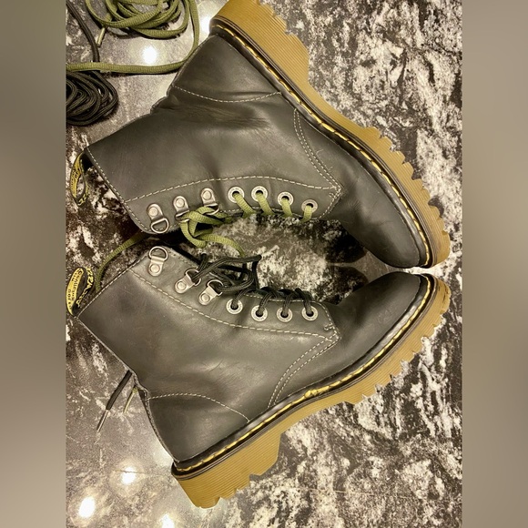 Dr. Martens Luana 7 Eyelet Lace Up Black Boots Women’s Size 6 UK 4 Leather - Picture 10 of 16